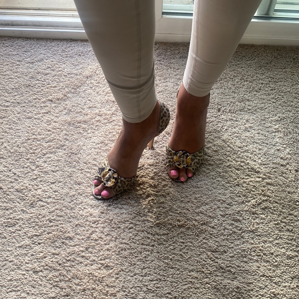 Manolo Blahnik cheetah print pumps